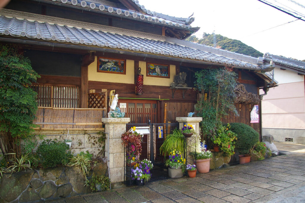 山中渓の町並みと桜風景