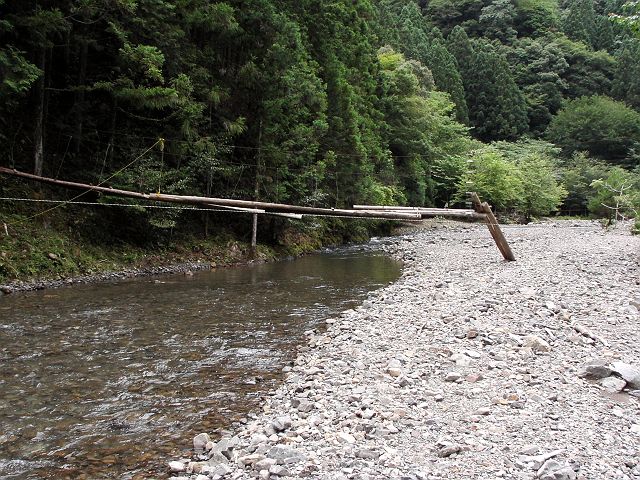 十津川・神納川支流・榎谷