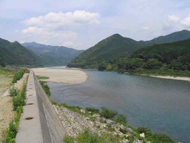 奈良県熊野川、北山川