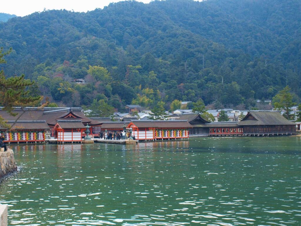 安芸の宮島、厳島神社