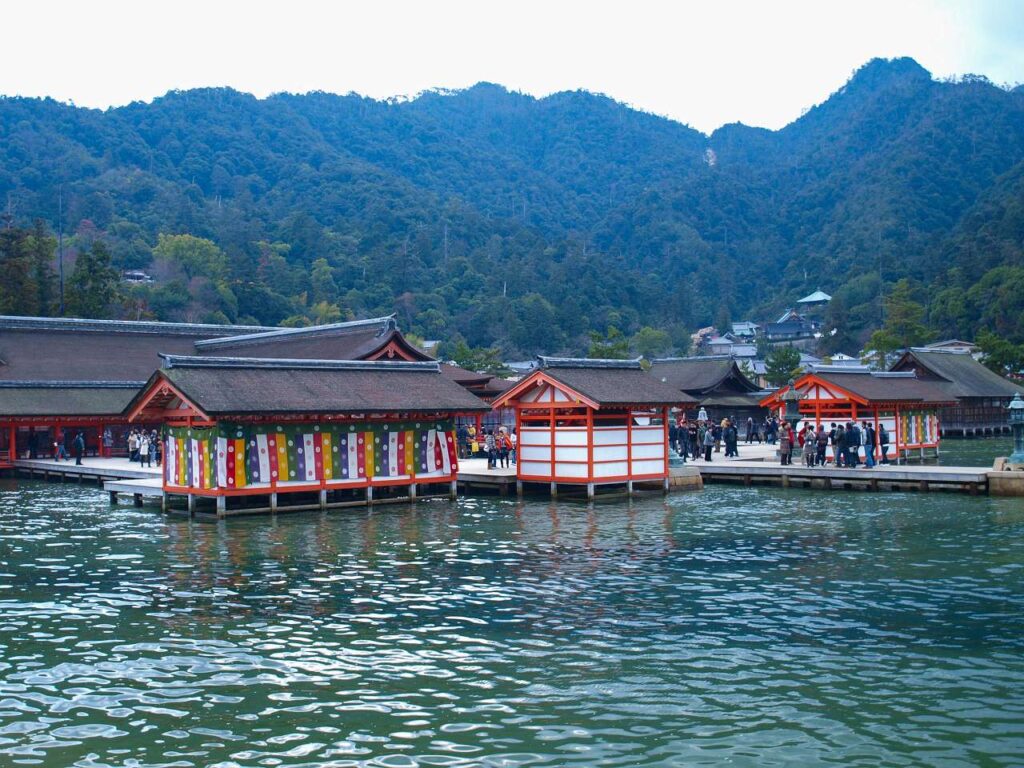 安芸の宮島、厳島神社