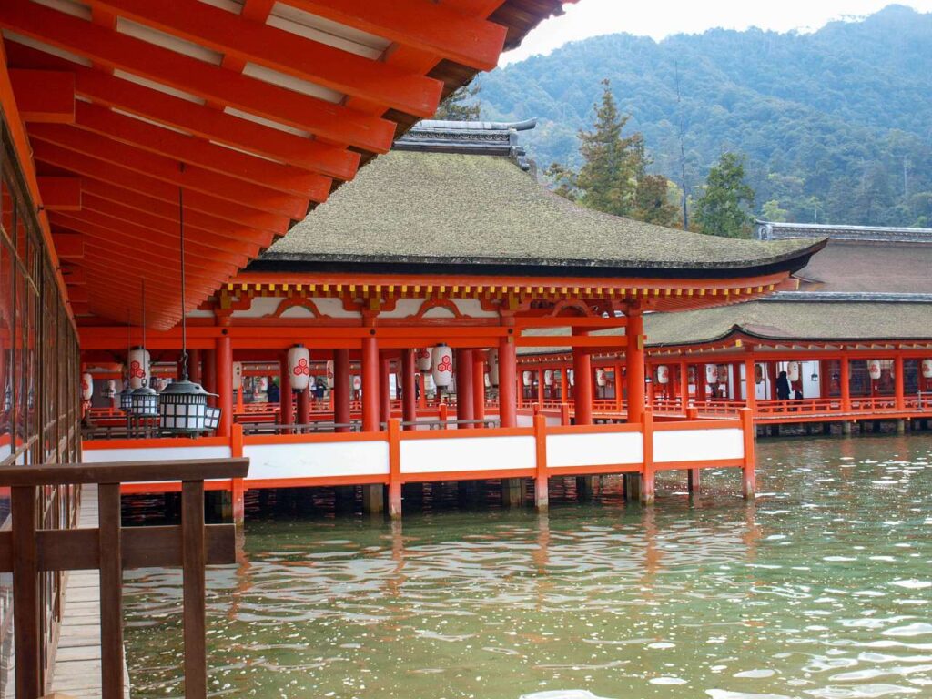 安芸の宮島、厳島神社