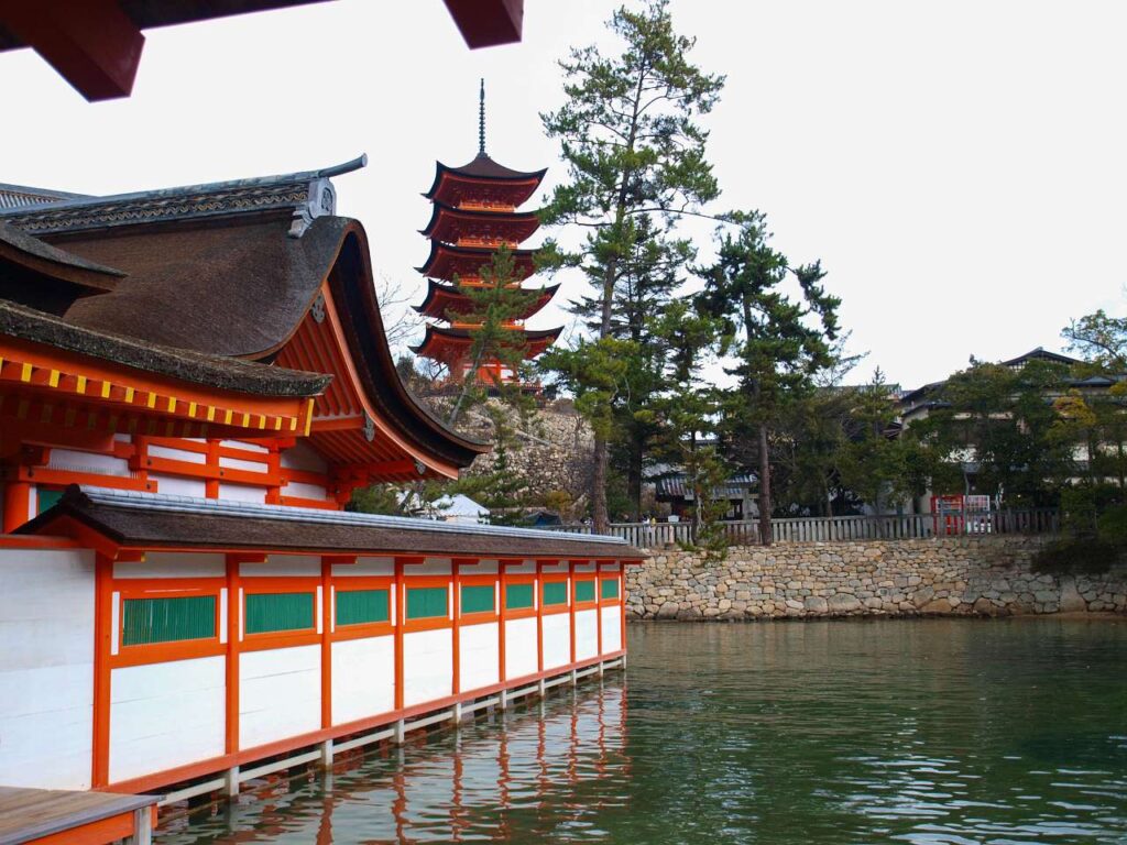 安芸の宮島、厳島神社