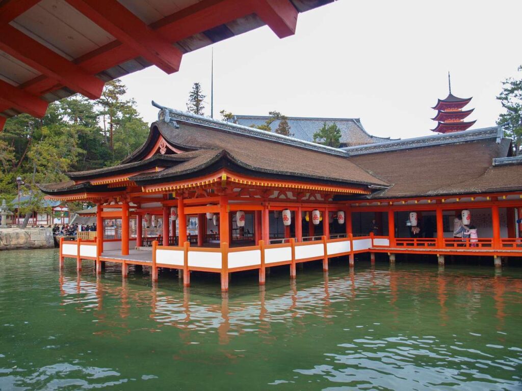 安芸の宮島、厳島神社