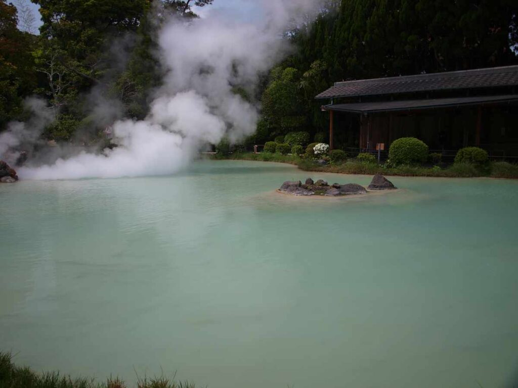 九州　別府　白池地獄