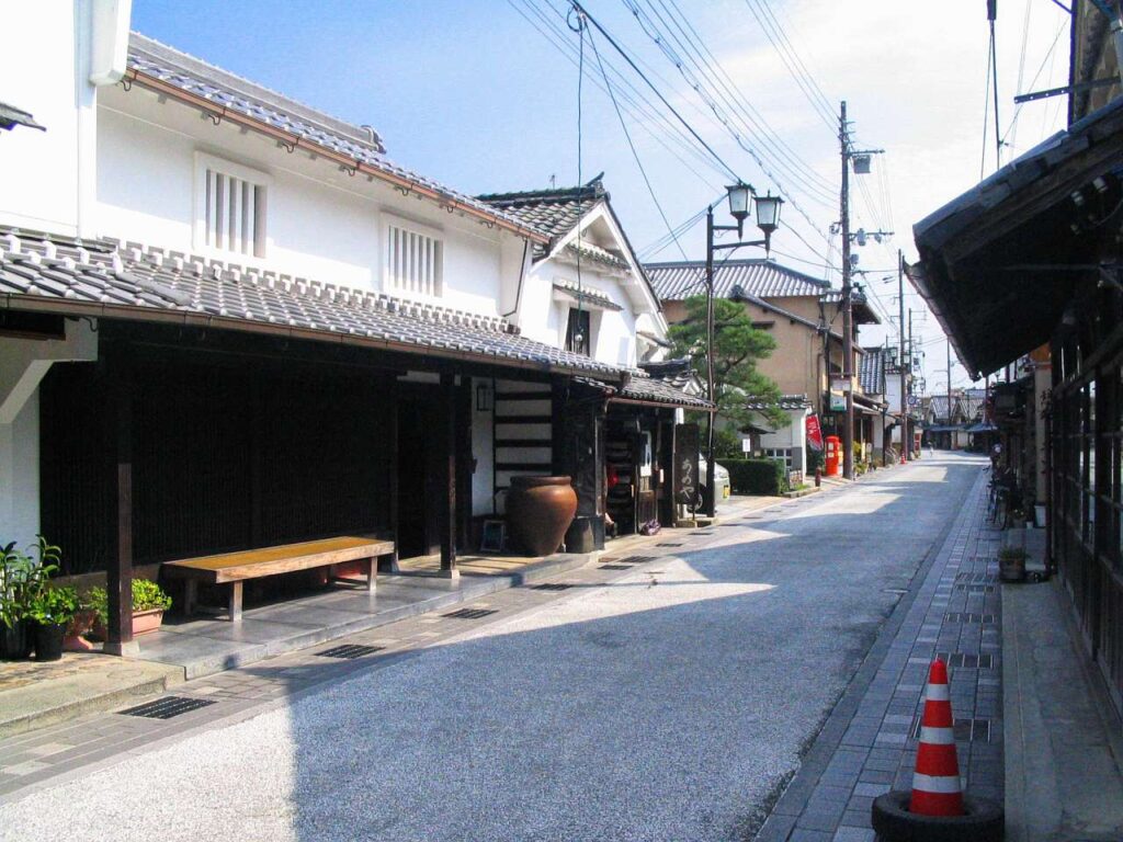 丹波篠山、河原町妻入商家群の古い町並み写真画像