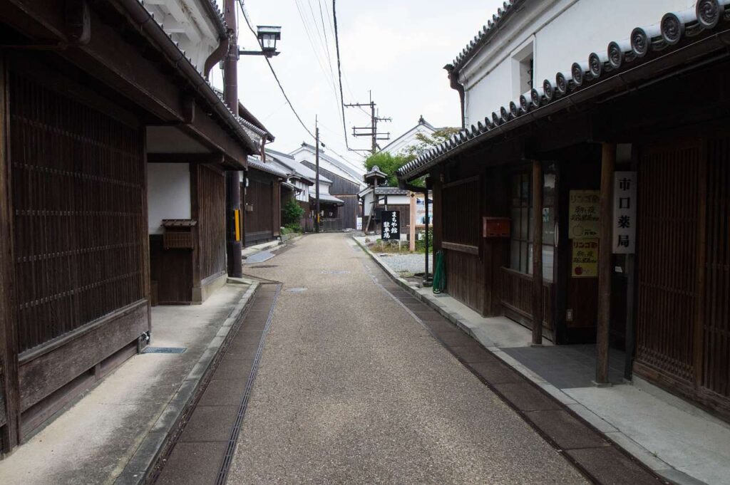 重伝建地区 五條新町通りの古い町並みの写真画像