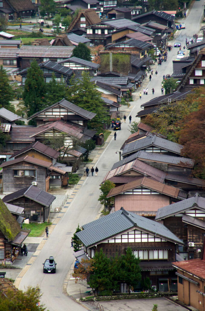 展望台から見た白川郷望遠撮影の写真画像