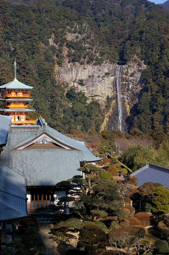 那智の滝と青岸渡寺