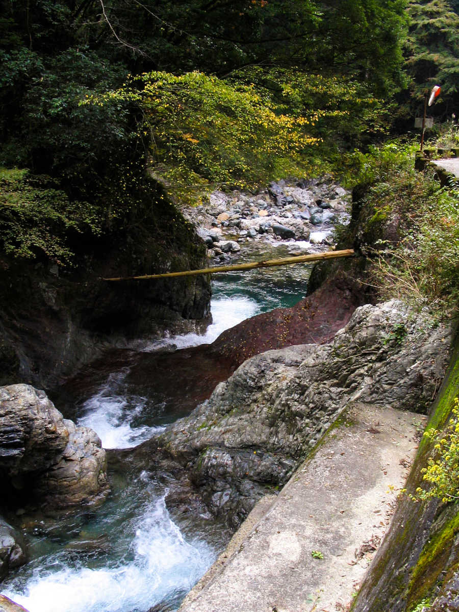 奈良・川上村・井光川の紅葉