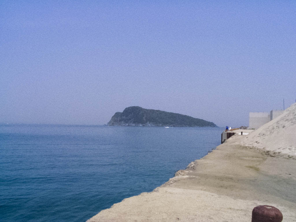 東燃裏・苅藻島の波止